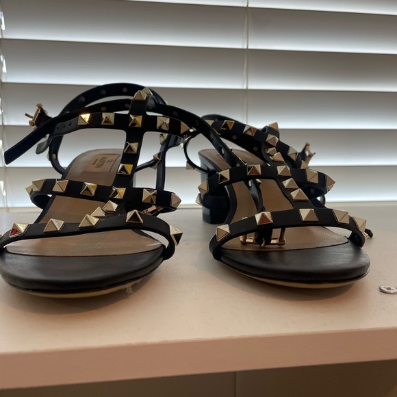VALENTINO Garavani Rockstud 60 leather sandals - Picture 7 of 10